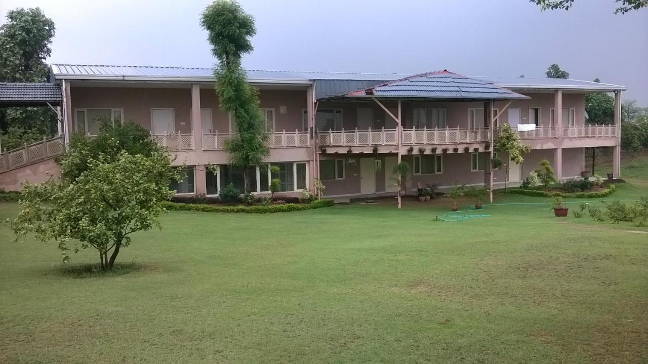 Вилла Aravali Hill View Estate Гургаон Экстерьер фото