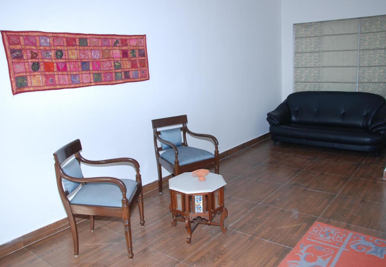 Вилла Aravali Hill View Estate Гургаон Экстерьер фото